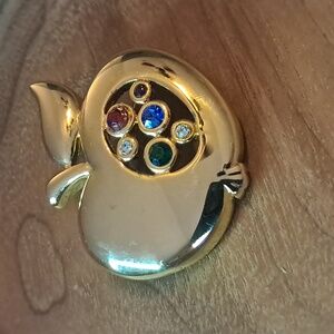 Vintage Goldtone Rhinestone Apple Brooch